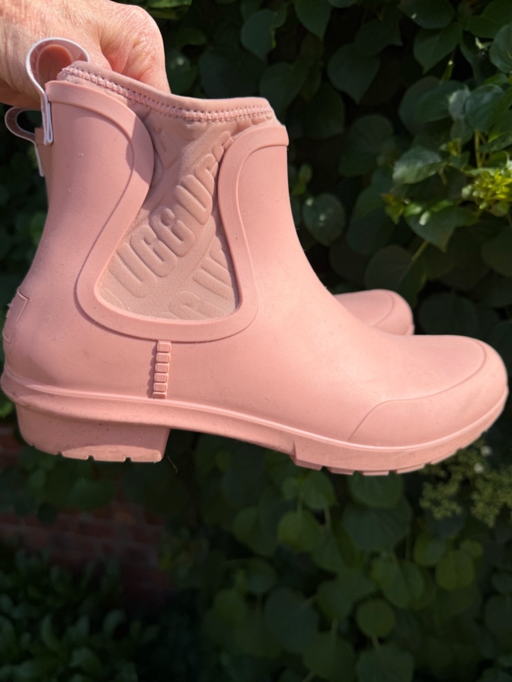 UGG Chevonne Rainboot Pink Size 9